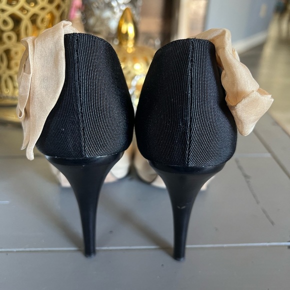 O Jour   Cream and Black Peep Toe Heels Size 37 - Picture 5 of 11